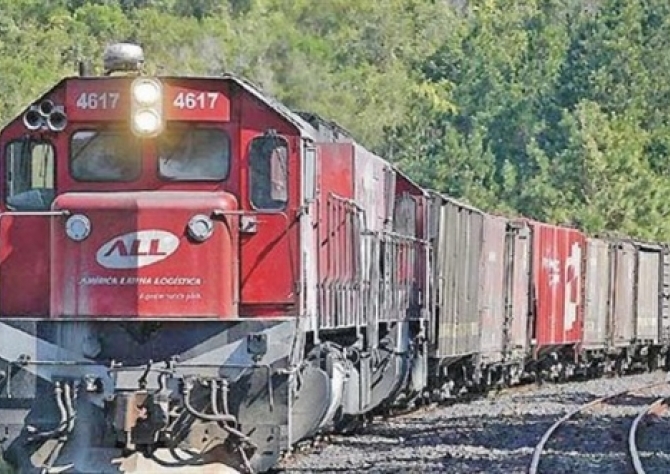 PR: descarga de grãos via ferrovia quase dobra em Paranaguá