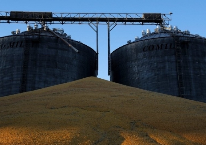 Produtores brasileiros ficam sem espaço em silos com acúmulo de safras recordes