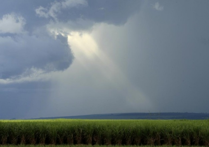 Tempo: Instabilidades aumentam sobre o Centro-Sul e inverno termina com tempestades em MS, PR, RS, SC e SP